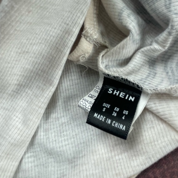 Graphic Cropped Tank Top - Picture 6 of 7